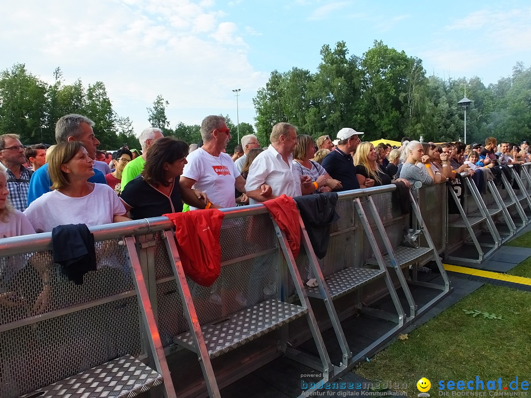 Waldstadion Open Air mit Beatrice Egli und Francine Jordi: Neufra, 06.07.20