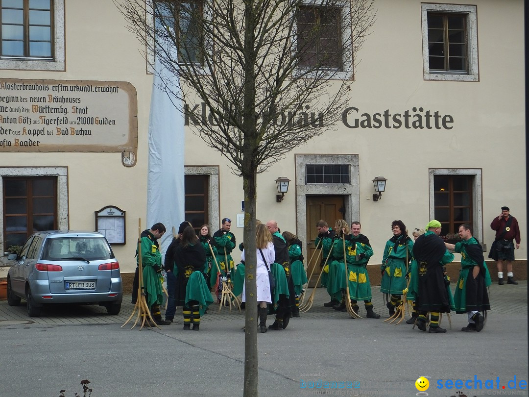 Fasnetsumzug, Narrensprung mit ueber 1200 Narren: Zwiefalten, 23.02.2020