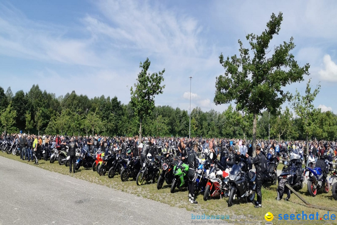 Motorraddemo gegen Sonntagsfahrverbot: Friedrichshafen am Bodensee, 04.07.2