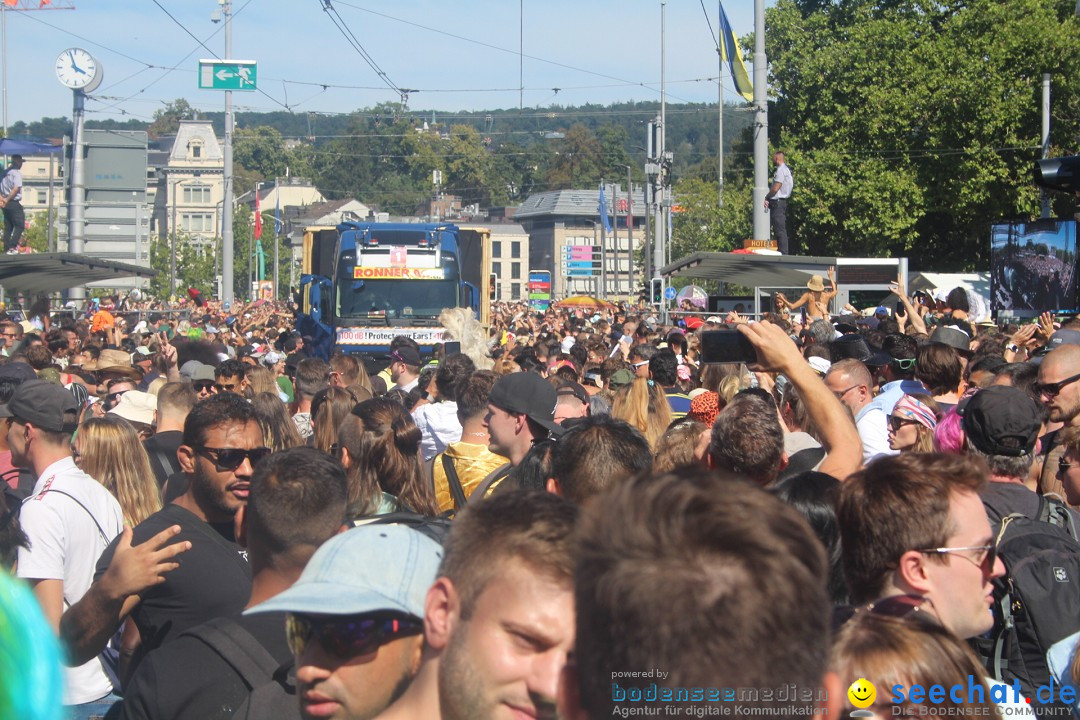 Street Parade 2022 mit dem Motto THINK: Zuerich, 13.08.2022