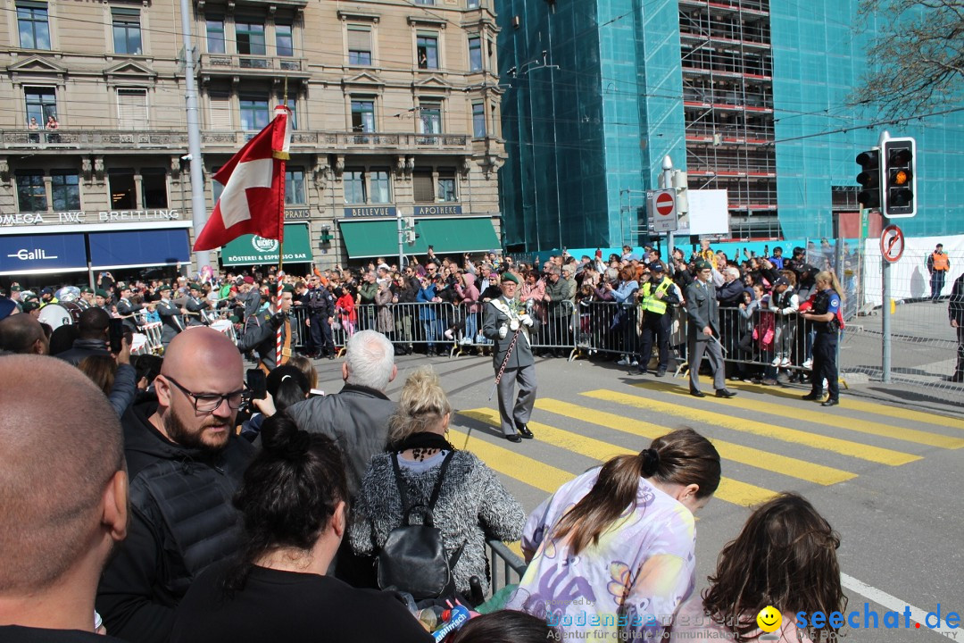 Sechselaeuten Umzug der Zuenfte: Zuerich, 17.04.2023