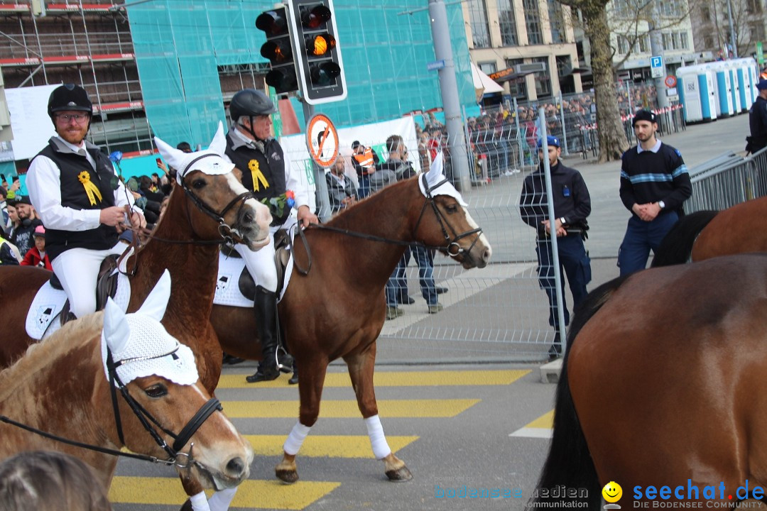 Sechselaeuten Umzug der Zuenfte: Zuerich, 17.04.2023