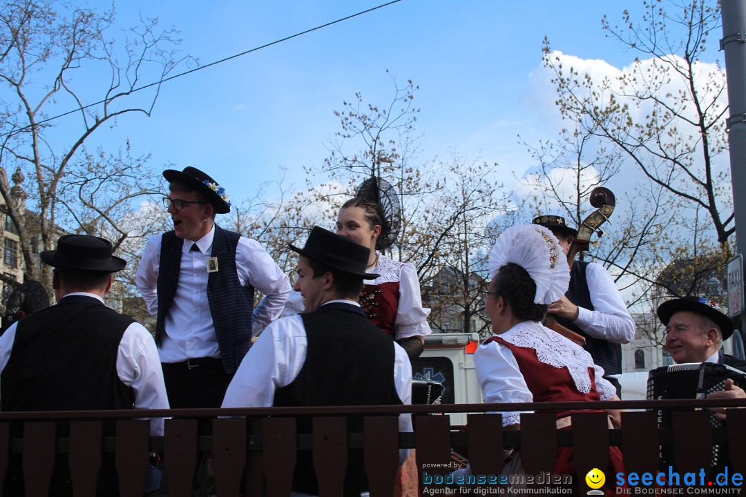 Sechselaeuten Umzug der Zuenfte: Zuerich, 17.04.2023