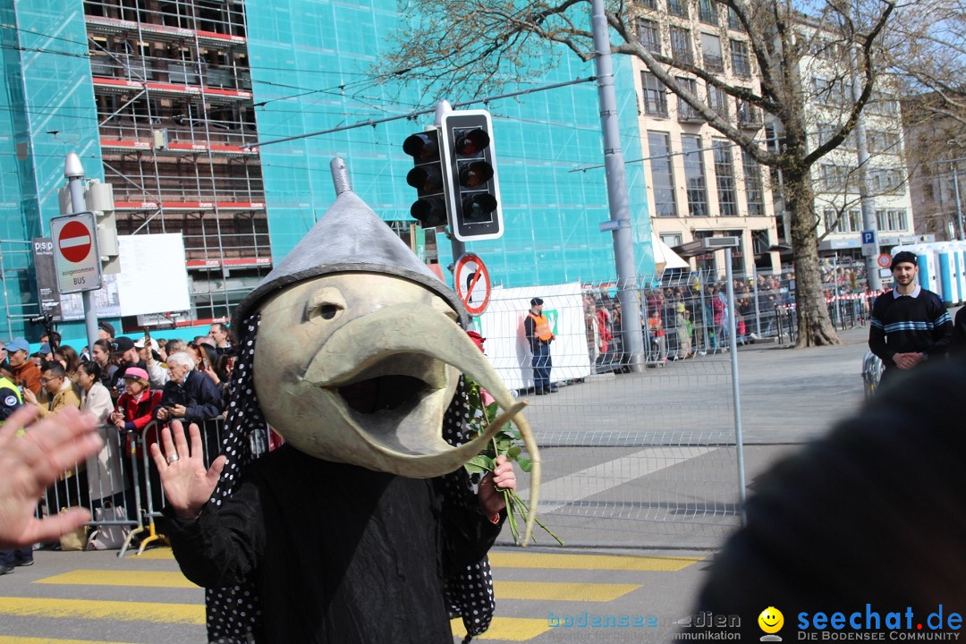 Sechselaeuten Umzug der Zuenfte: Zuerich, 17.04.2023