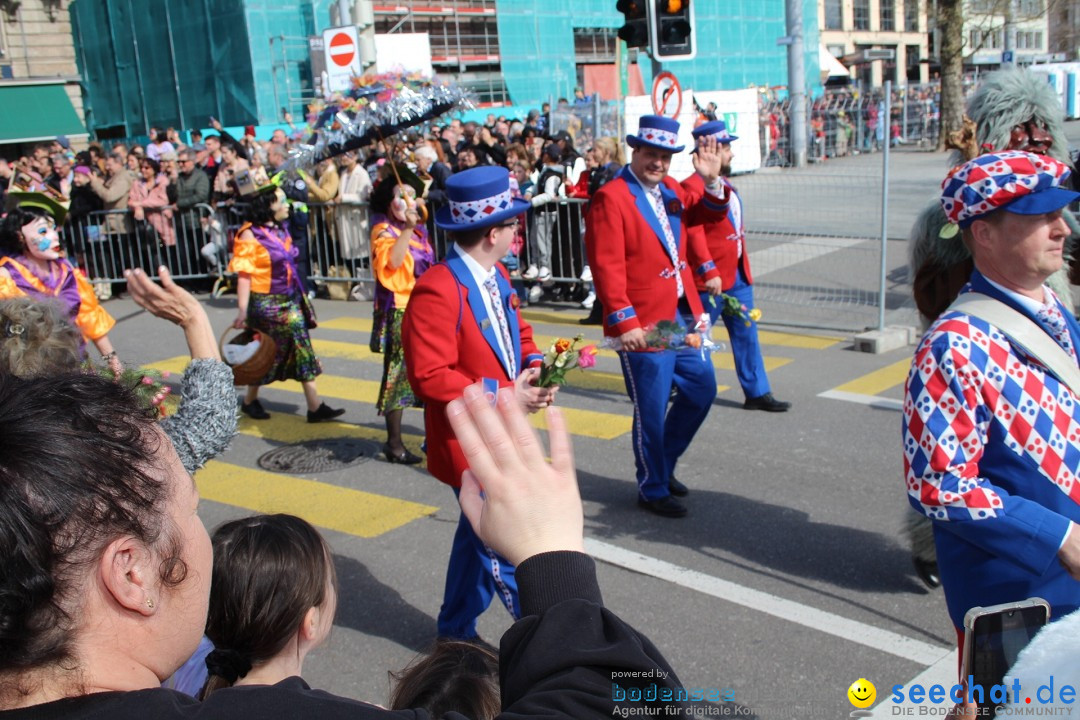 Sechselaeuten Umzug der Zuenfte: Zuerich, 17.04.2023