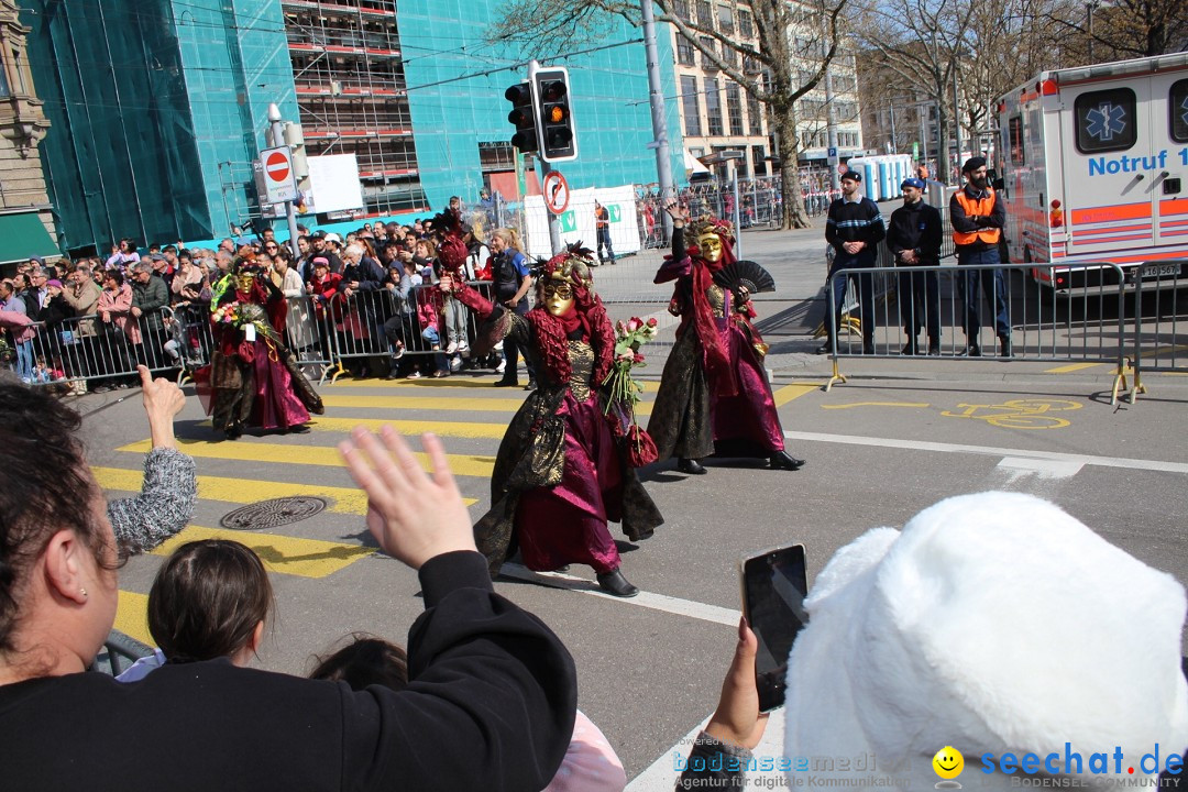 Sechselaeuten Umzug der Zuenfte: Zuerich, 17.04.2023