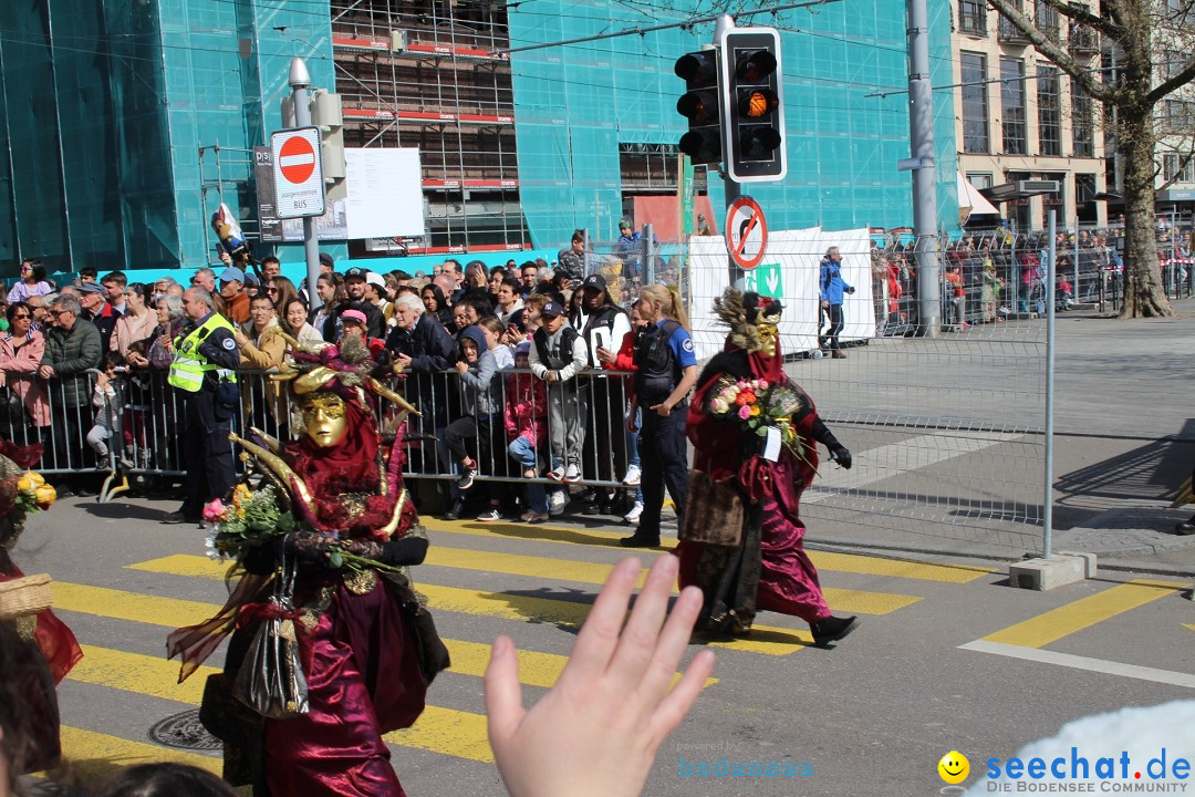 Sechselaeuten Umzug der Zuenfte: Zuerich, 17.04.2023