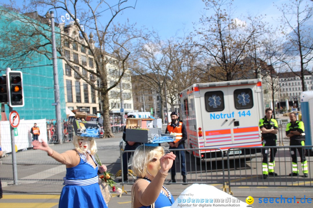 Sechselaeuten Umzug der Zuenfte: Zuerich, 17.04.2023