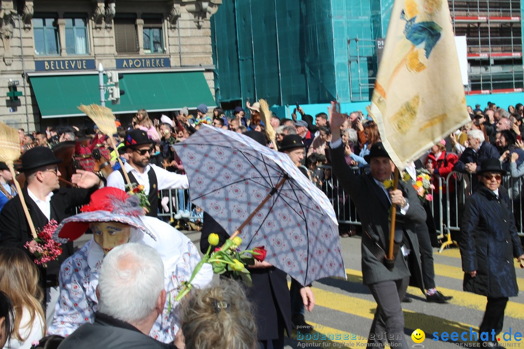 Sechselaeuten Umzug der Zuenfte: Zuerich, 17.04.2023