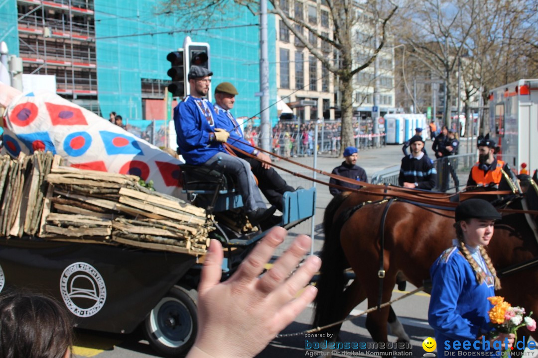 Sechselaeuten Umzug der Zuenfte: Zuerich, 17.04.2023