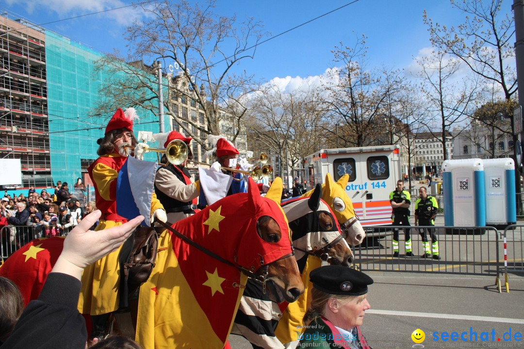 Sechselaeuten Umzug der Zuenfte: Zuerich, 17.04.2023