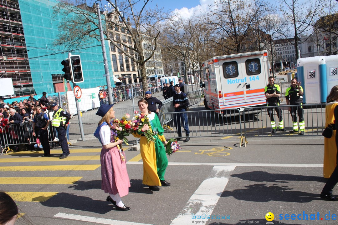 Sechselaeuten Umzug der Zuenfte: Zuerich, 17.04.2023