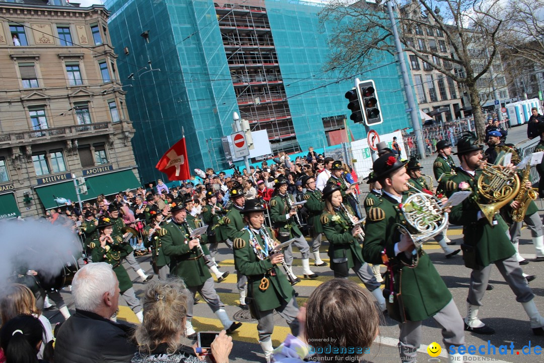 Sechselaeuten Umzug der Zuenfte: Zuerich, 17.04.2023