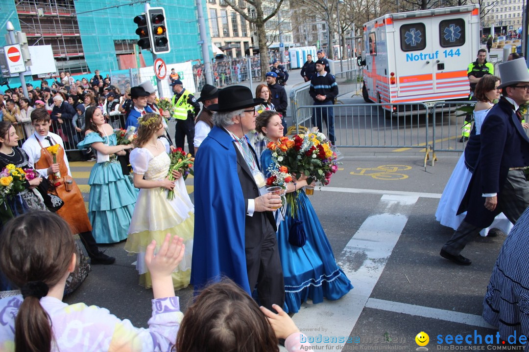 Sechselaeuten Umzug der Zuenfte: Zuerich, 17.04.2023