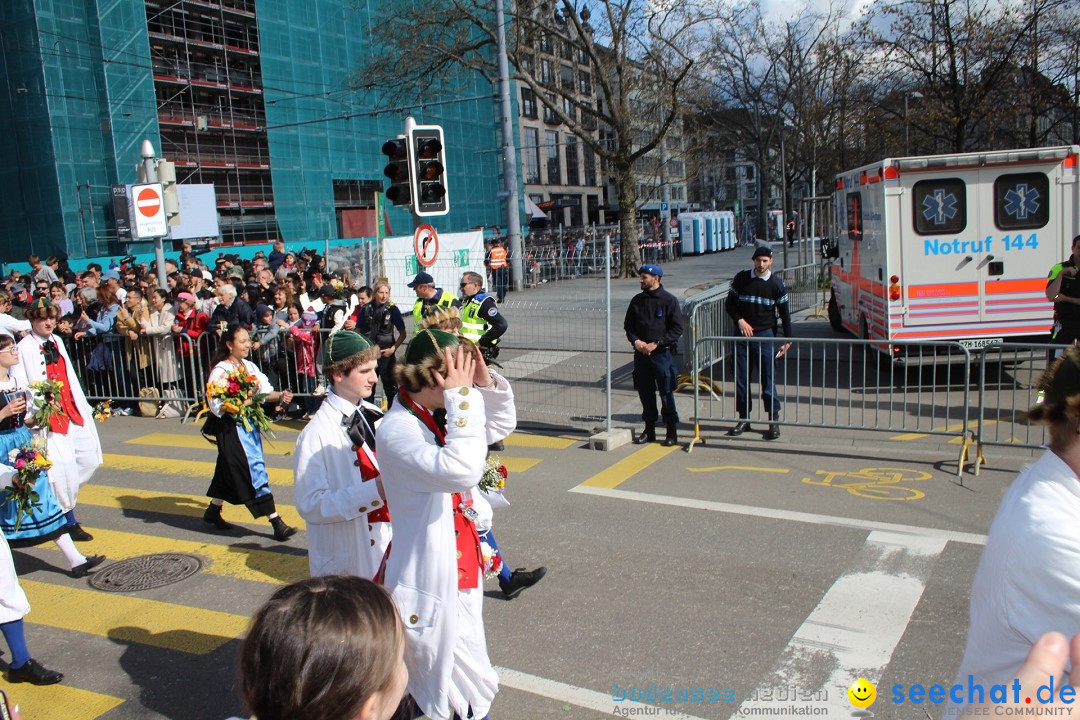 Sechselaeuten Umzug der Zuenfte: Zuerich, 17.04.2023