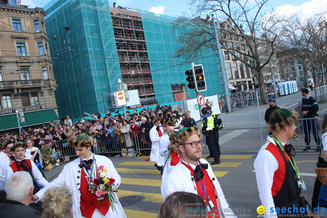 Sechselaeuten Umzug der Zuenfte: Zuerich, 17.04.2023