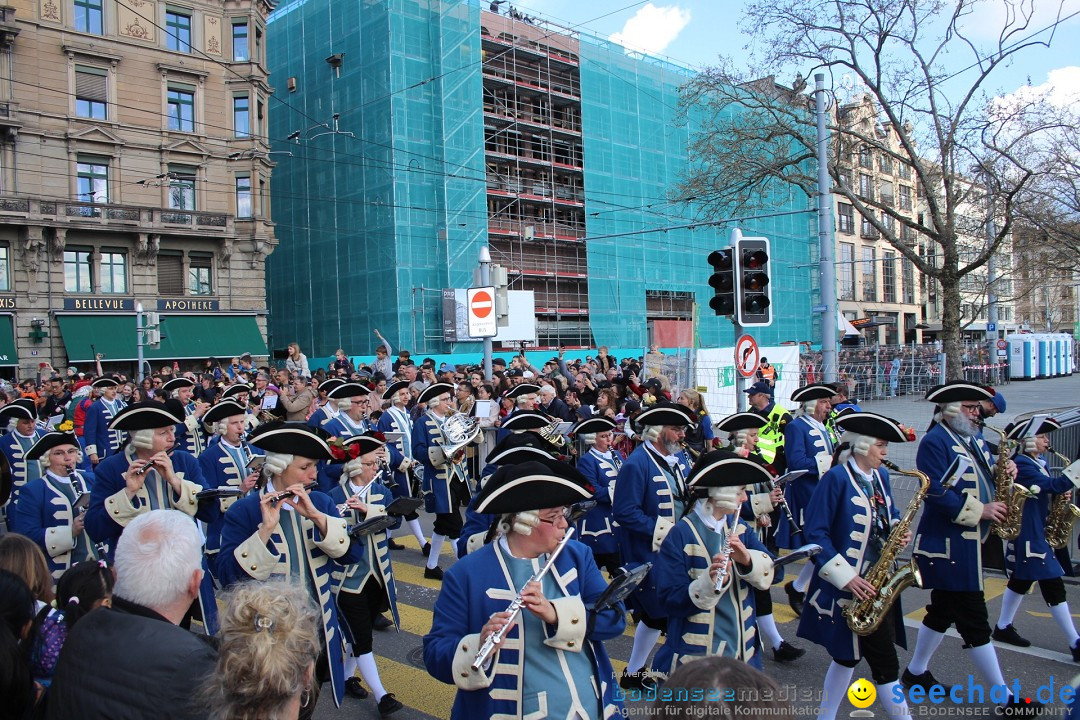 Sechselaeuten Umzug der Zuenfte: Zuerich, 17.04.2023