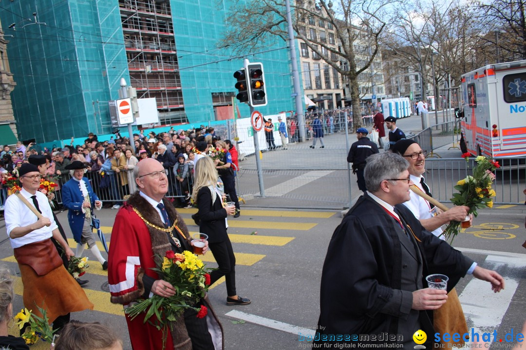 Sechselaeuten Umzug der Zuenfte: Zuerich, 17.04.2023