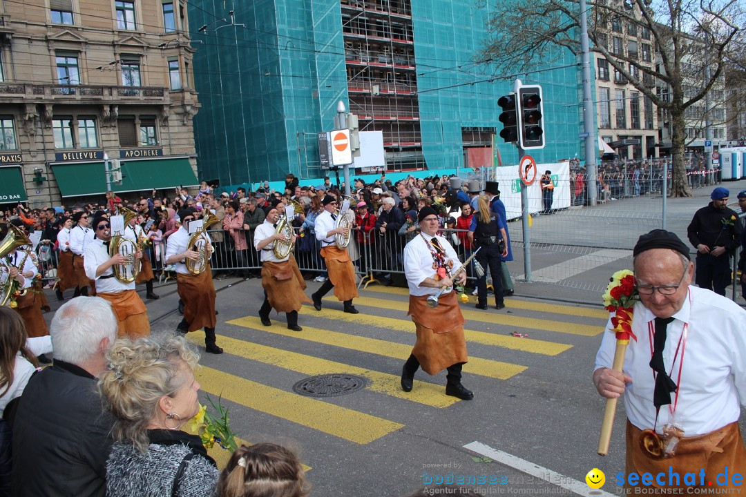 Sechselaeuten Umzug der Zuenfte: Zuerich, 17.04.2023