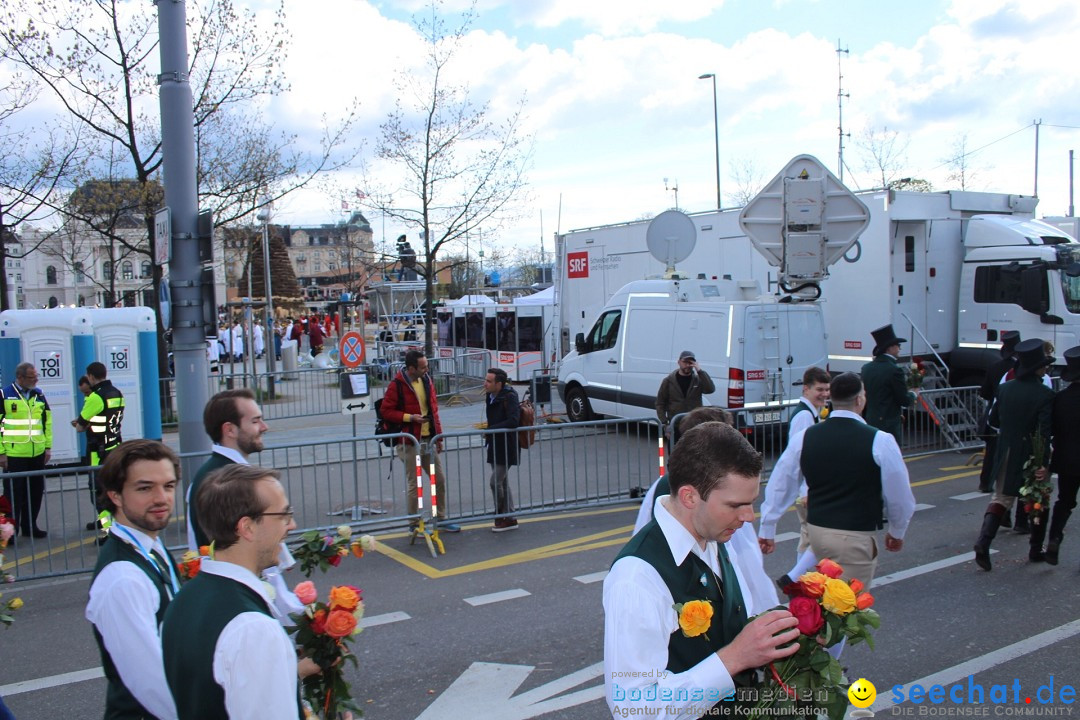 Sechselaeuten Umzug der Zuenfte: Zuerich, 17.04.2023