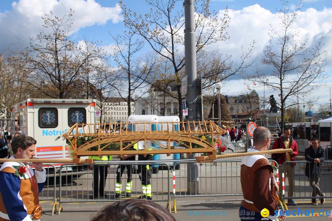 Sechselaeuten Umzug der Zuenfte: Zuerich, 17.04.2023