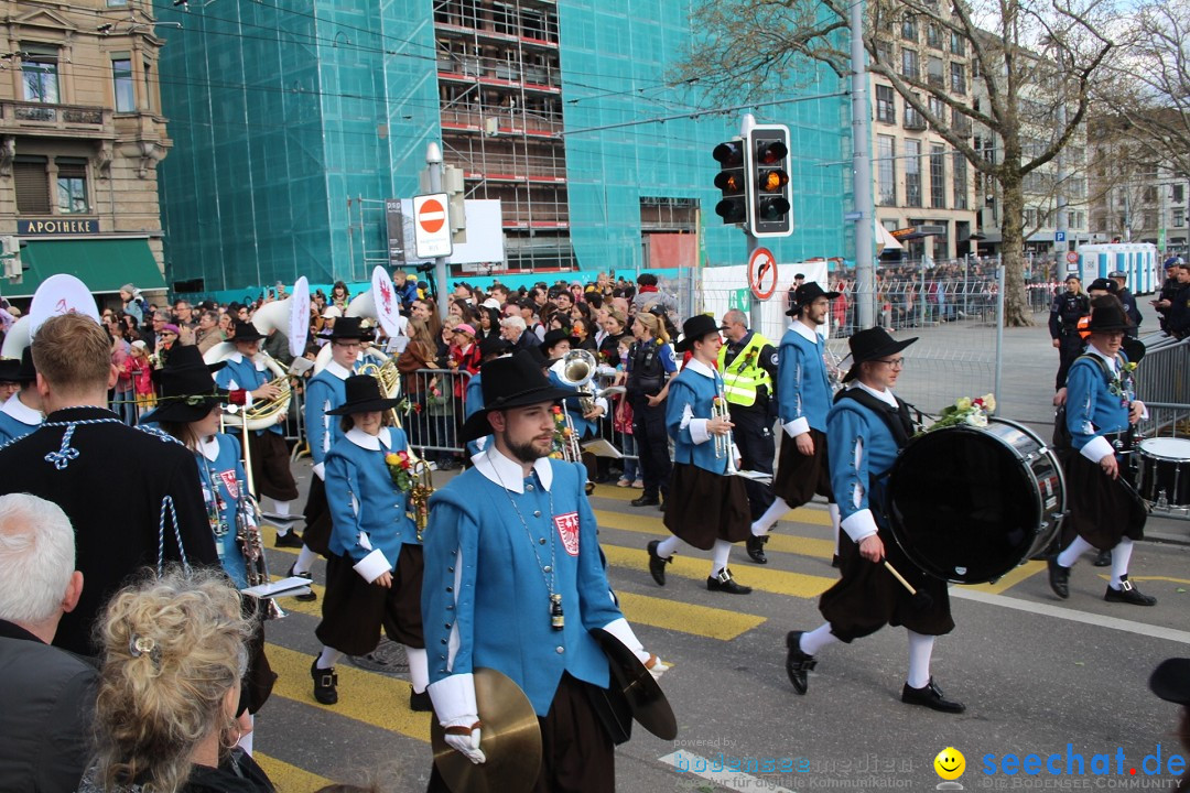 Sechselaeuten Umzug der Zuenfte: Zuerich, 17.04.2023