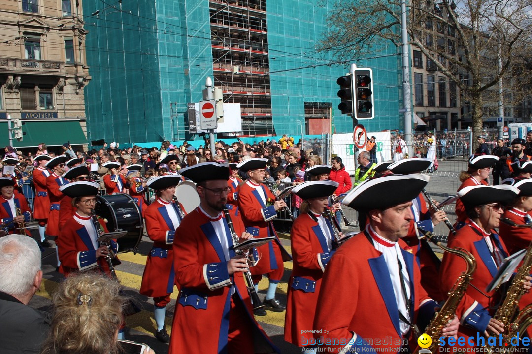 Sechselaeuten Umzug der Zuenfte: Zuerich, 17.04.2023