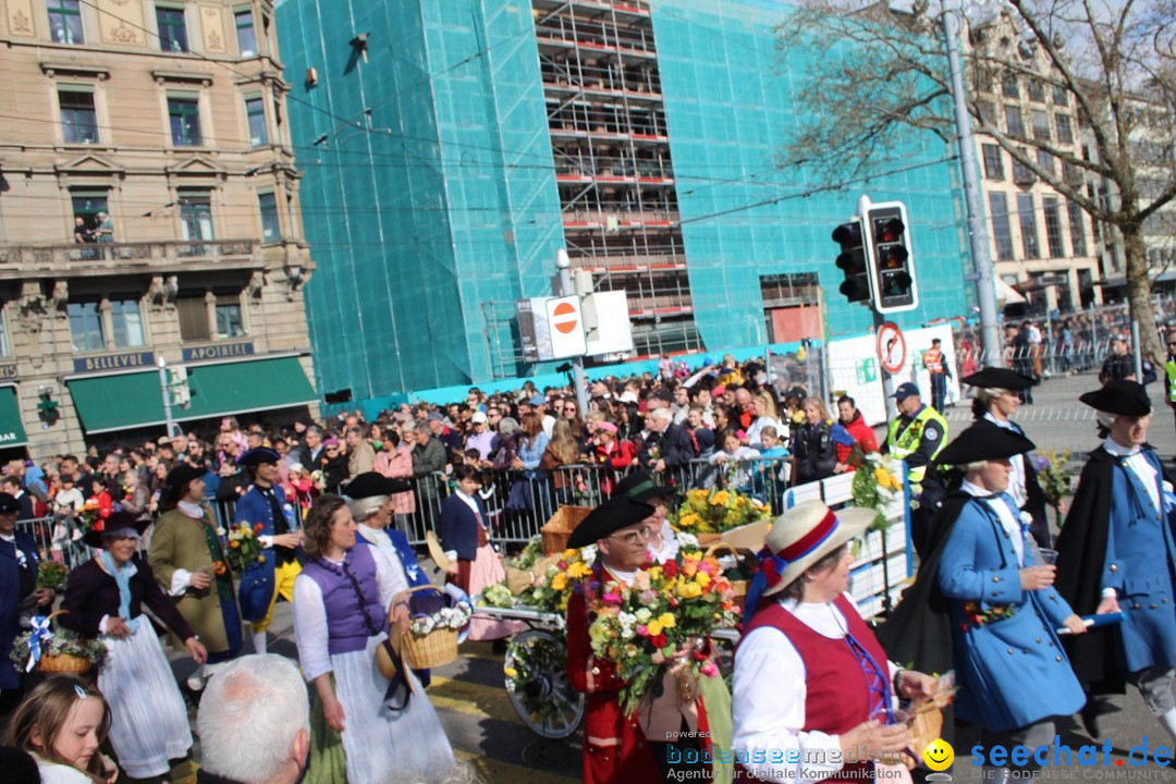 Sechselaeuten Umzug der Zuenfte: Zuerich, 17.04.2023