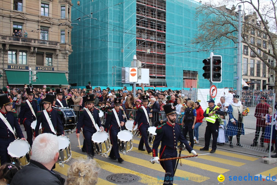 Sechselaeuten Umzug der Zuenfte: Zuerich, 17.04.2023