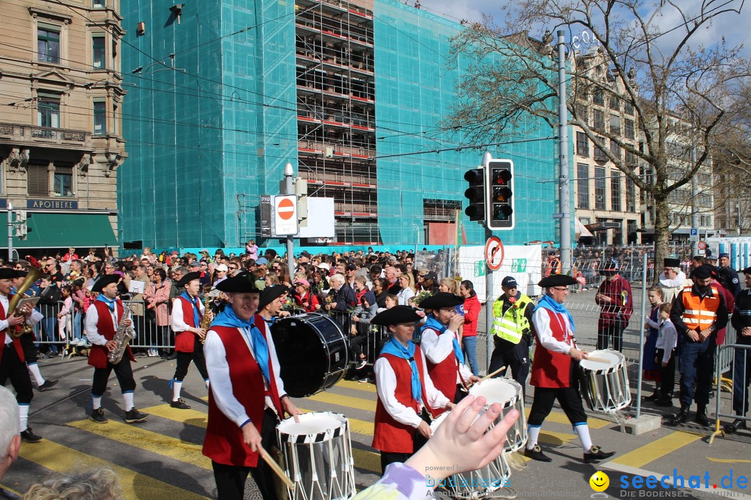 Sechselaeuten Umzug der Zuenfte: Zuerich, 17.04.2023