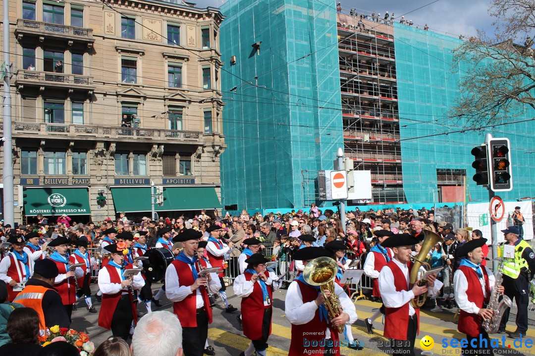 Sechselaeuten Umzug der Zuenfte: Zuerich, 17.04.2023