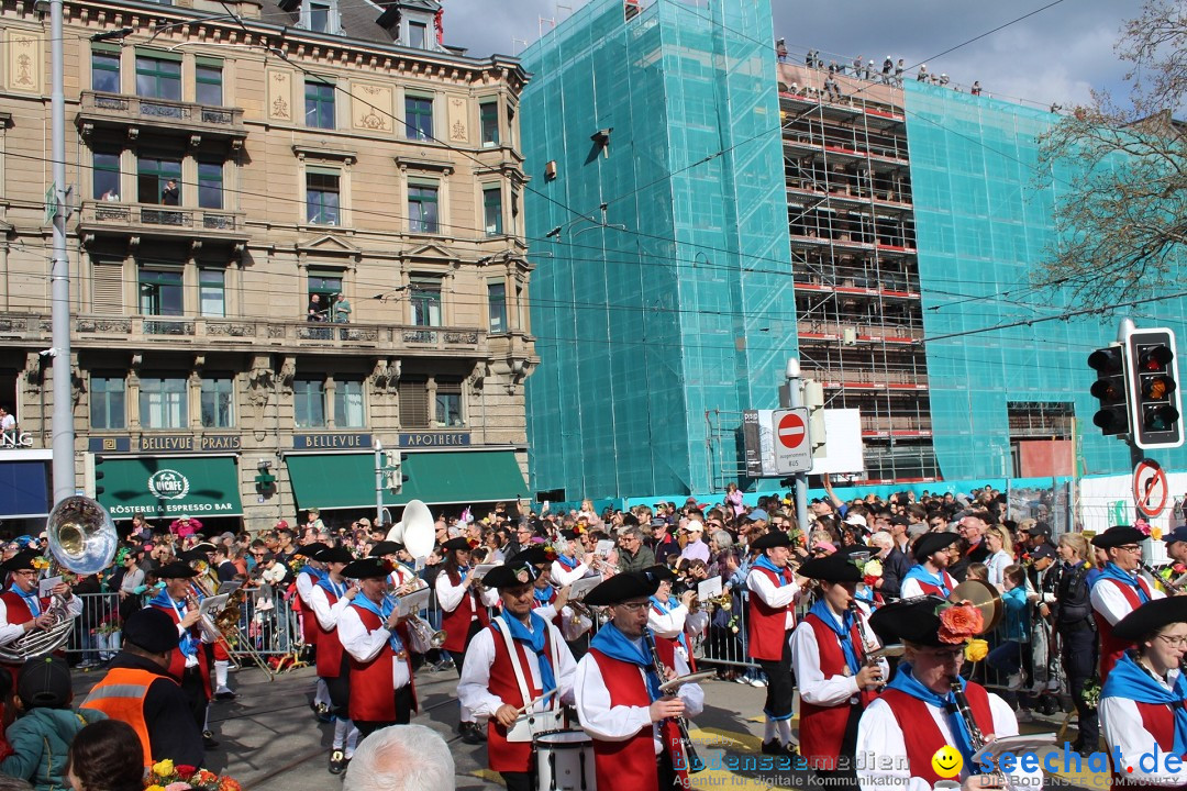 Sechselaeuten Umzug der Zuenfte: Zuerich, 17.04.2023