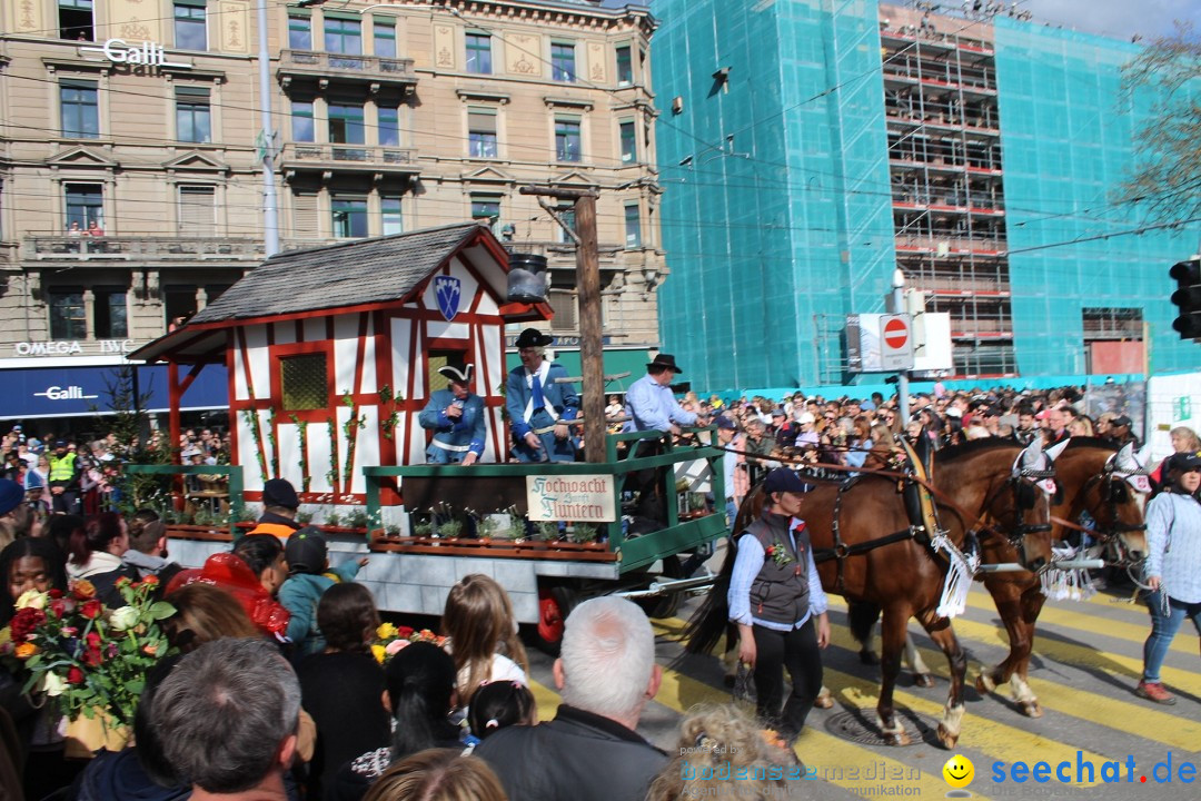 Sechselaeuten Umzug der Zuenfte: Zuerich, 17.04.2023