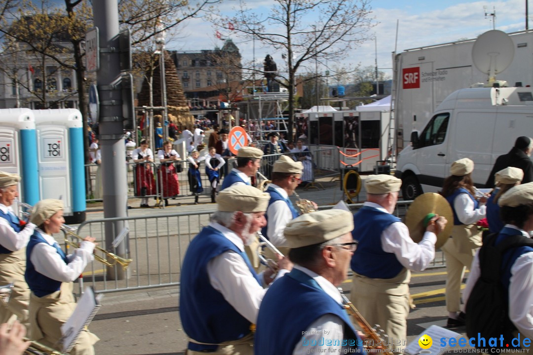 Sechselaeuten Umzug der Zuenfte: Zuerich, 17.04.2023