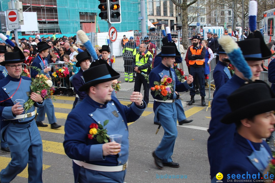 Sechselaeuten Umzug der Zuenfte: Zuerich, 17.04.2023