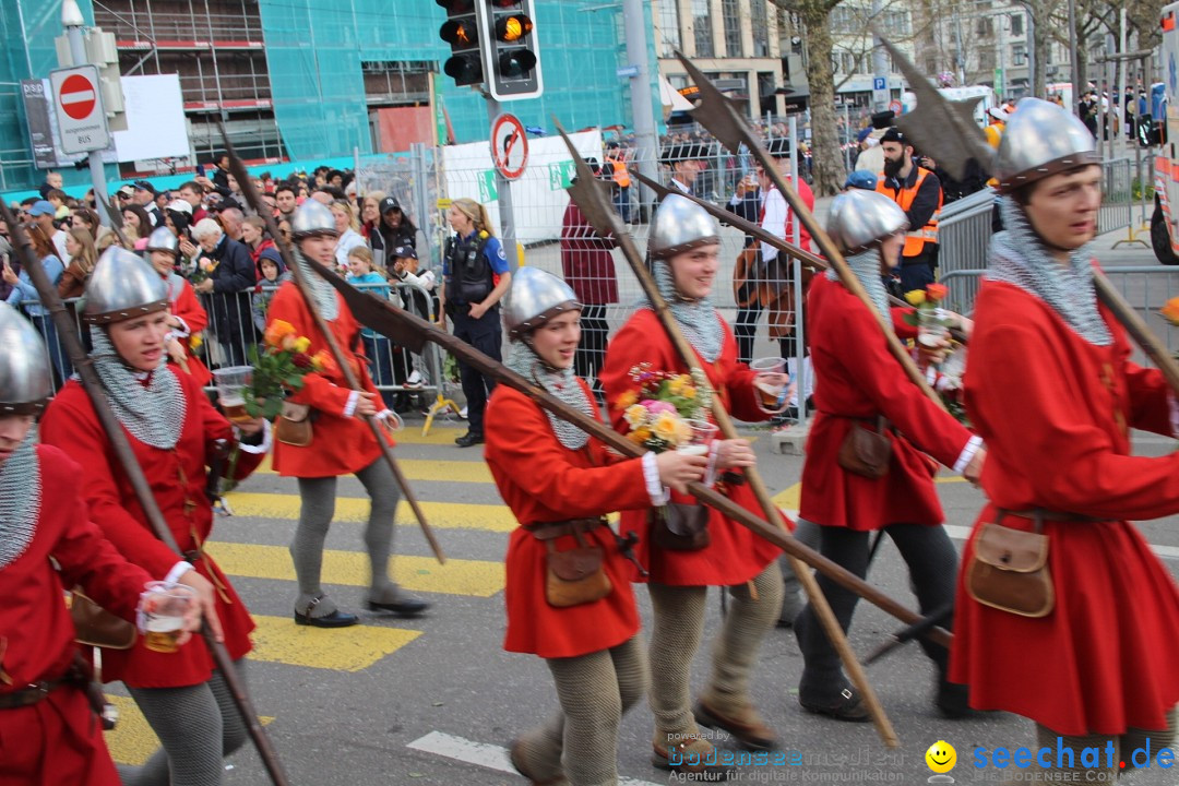 Sechselaeuten Umzug der Zuenfte: Zuerich, 17.04.2023