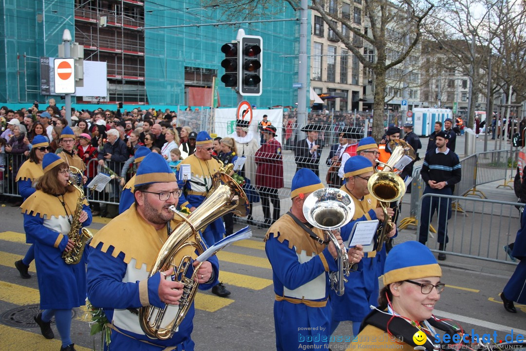 Sechselaeuten Umzug der Zuenfte: Zuerich, 17.04.2023