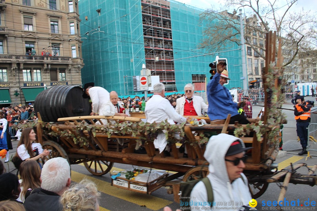 Sechselaeuten Umzug der Zuenfte: Zuerich, 17.04.2023