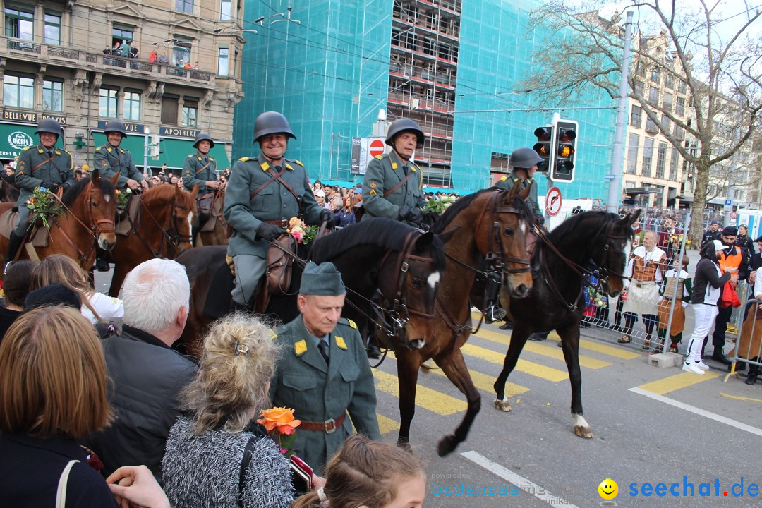 Sechselaeuten Umzug der Zuenfte: Zuerich, 17.04.2023