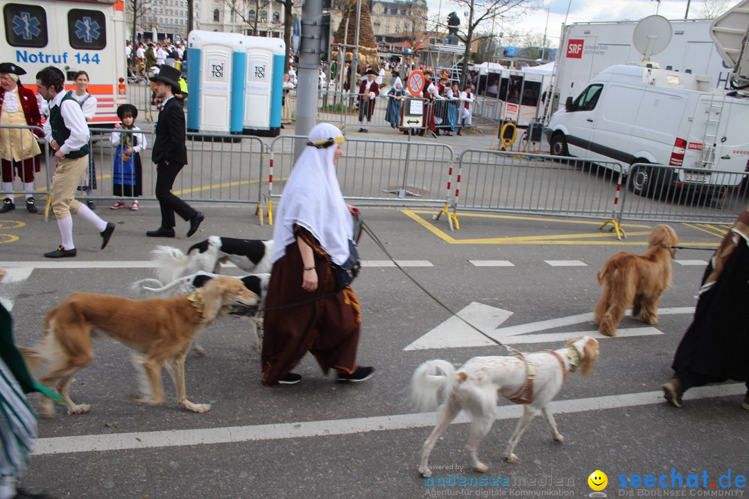 Sechselaeuten Umzug der Zuenfte: Zuerich, 17.04.2023