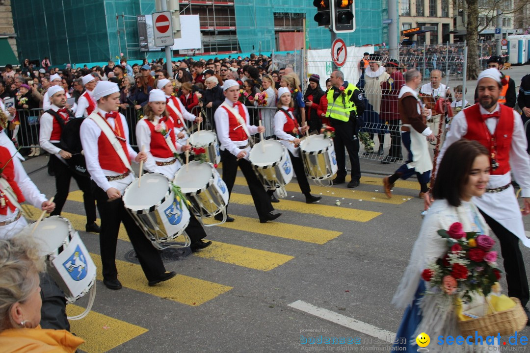 Sechselaeuten Umzug der Zuenfte: Zuerich, 17.04.2023