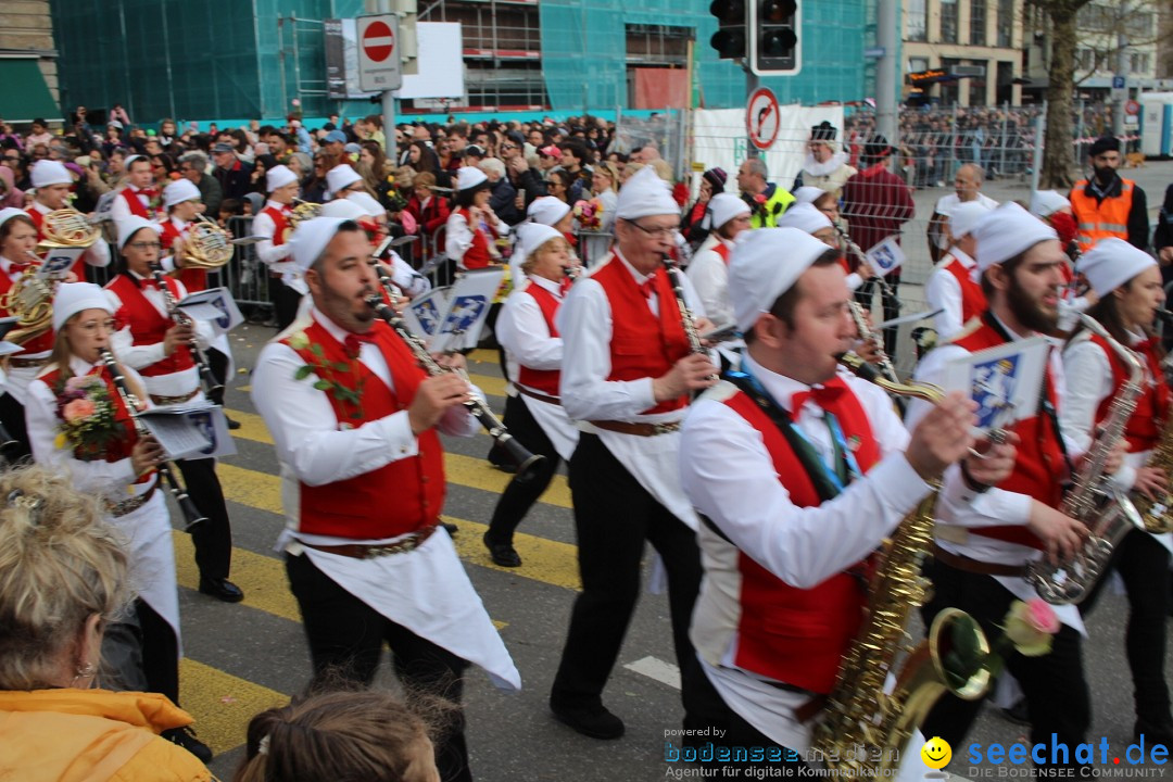 Sechselaeuten Umzug der Zuenfte: Zuerich, 17.04.2023