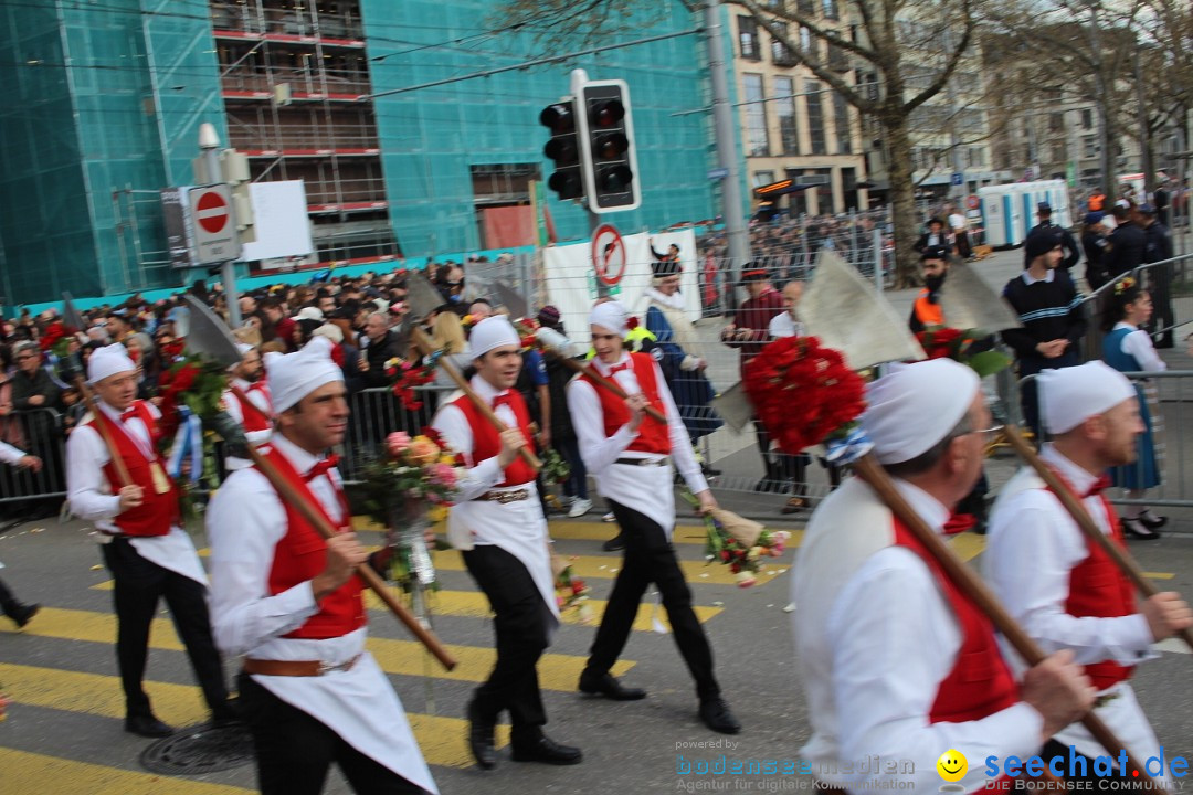 Sechselaeuten Umzug der Zuenfte: Zuerich, 17.04.2023