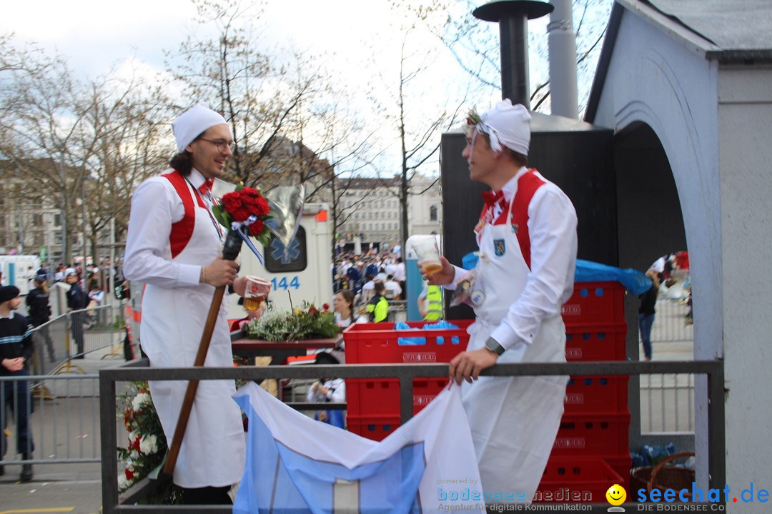 Sechselaeuten Umzug der Zuenfte: Zuerich, 17.04.2023