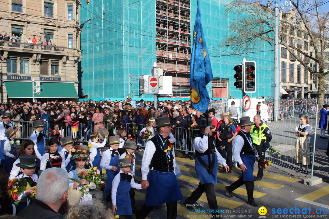 Sechselaeuten Umzug der Zuenfte: Zuerich, 17.04.2023