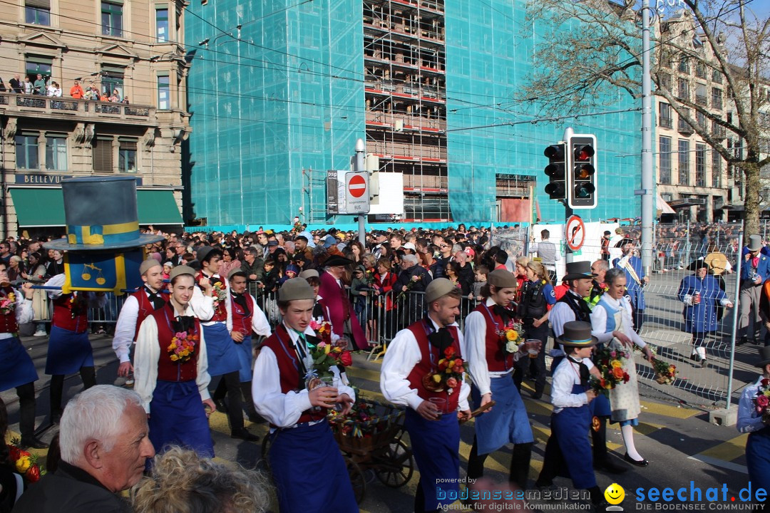 Sechselaeuten Umzug der Zuenfte: Zuerich, 17.04.2023