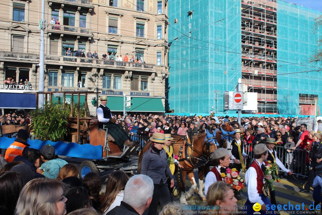 Sechselaeuten Umzug der Zuenfte: Zuerich, 17.04.2023