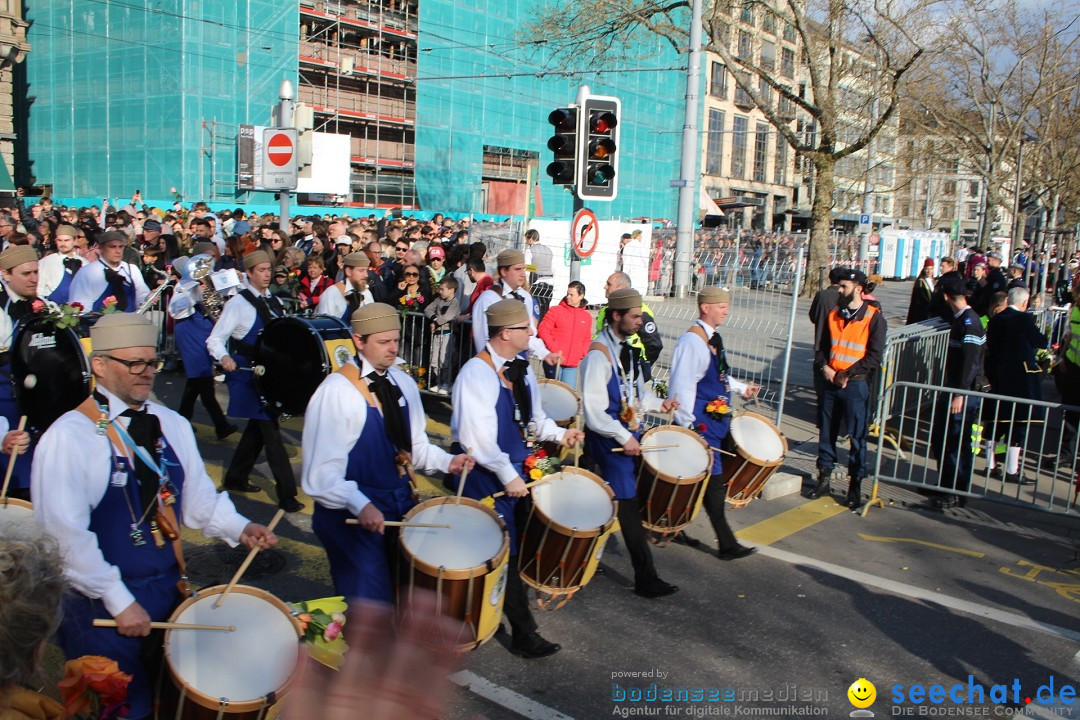 Sechselaeuten Umzug der Zuenfte: Zuerich, 17.04.2023