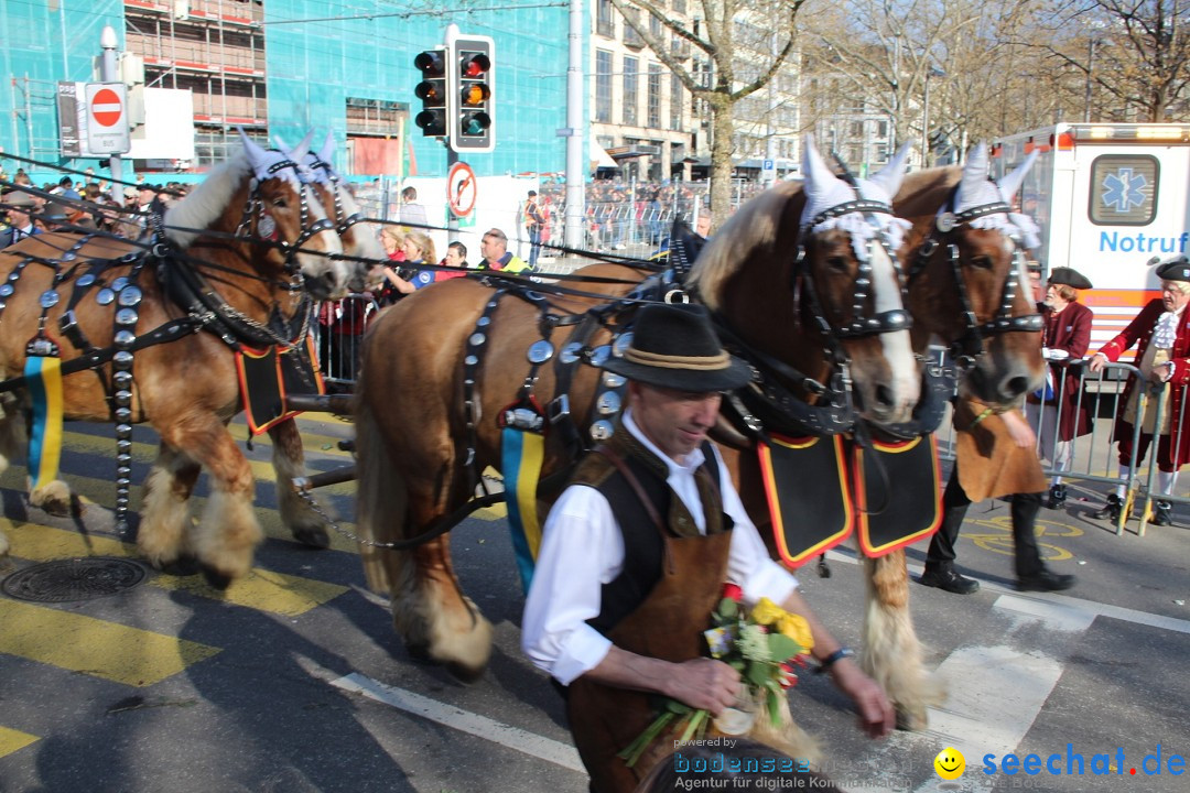 Sechselaeuten Umzug der Zuenfte: Zuerich, 17.04.2023