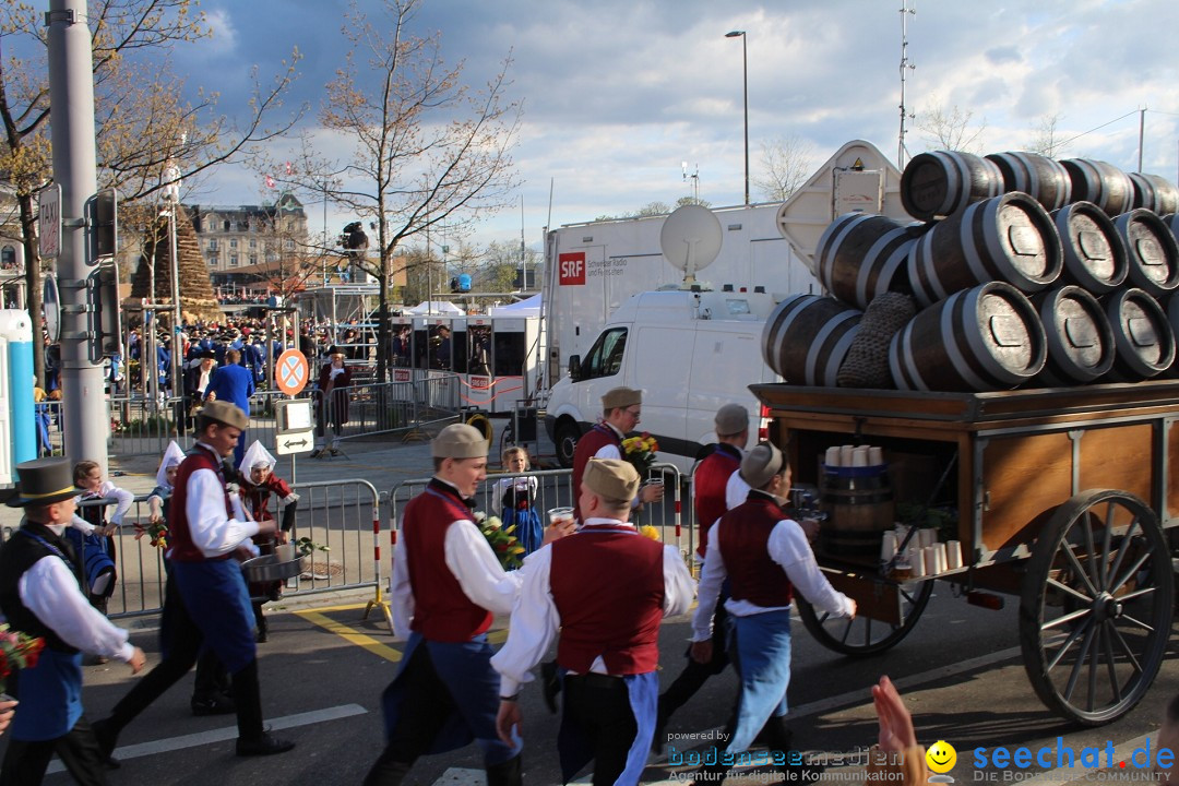 Sechselaeuten Umzug der Zuenfte: Zuerich, 17.04.2023